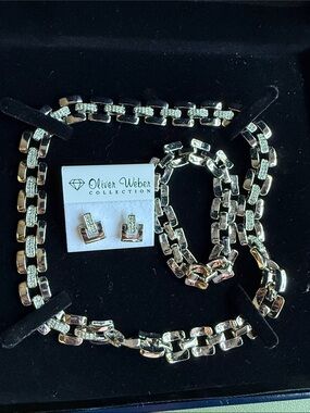 New Oliver Weber Collection Crystal Link Necklace & Earring Set